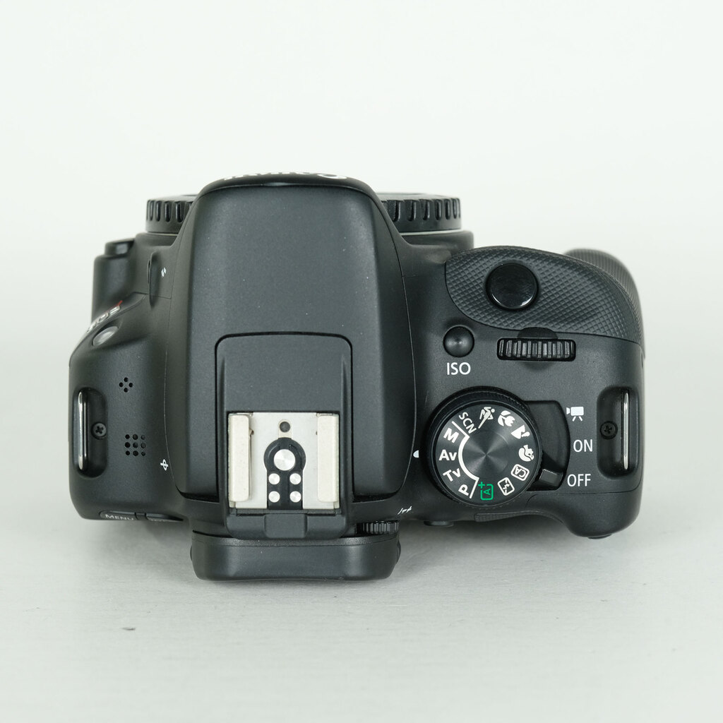 Canon EOS Kiss X7