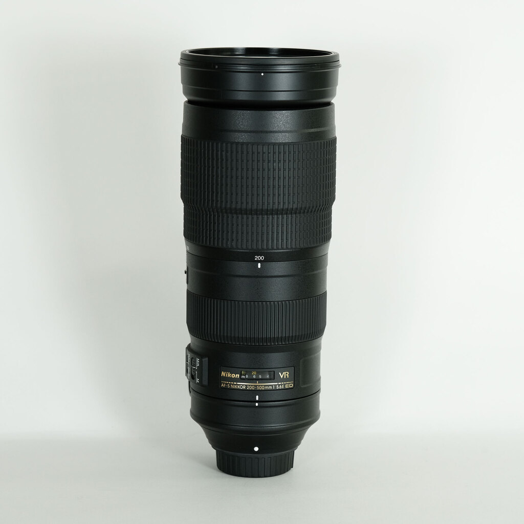 Nikon AF-S NIKKOR 200-500mm f/5.6E ED VR Nikon AF-S NIKKOR 200-500mm f/5.6E ED VR