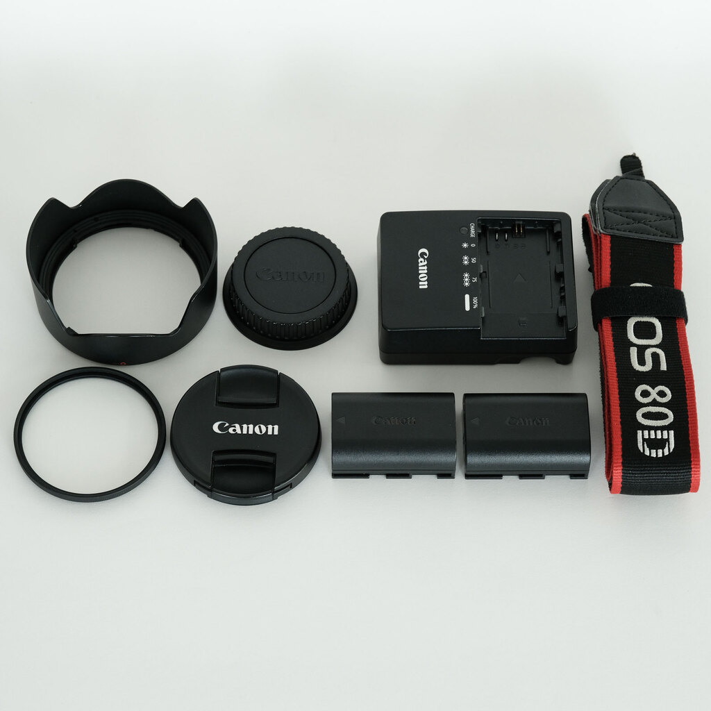 Canon EOS 80D EF-S18-135 IS USM レンズキット