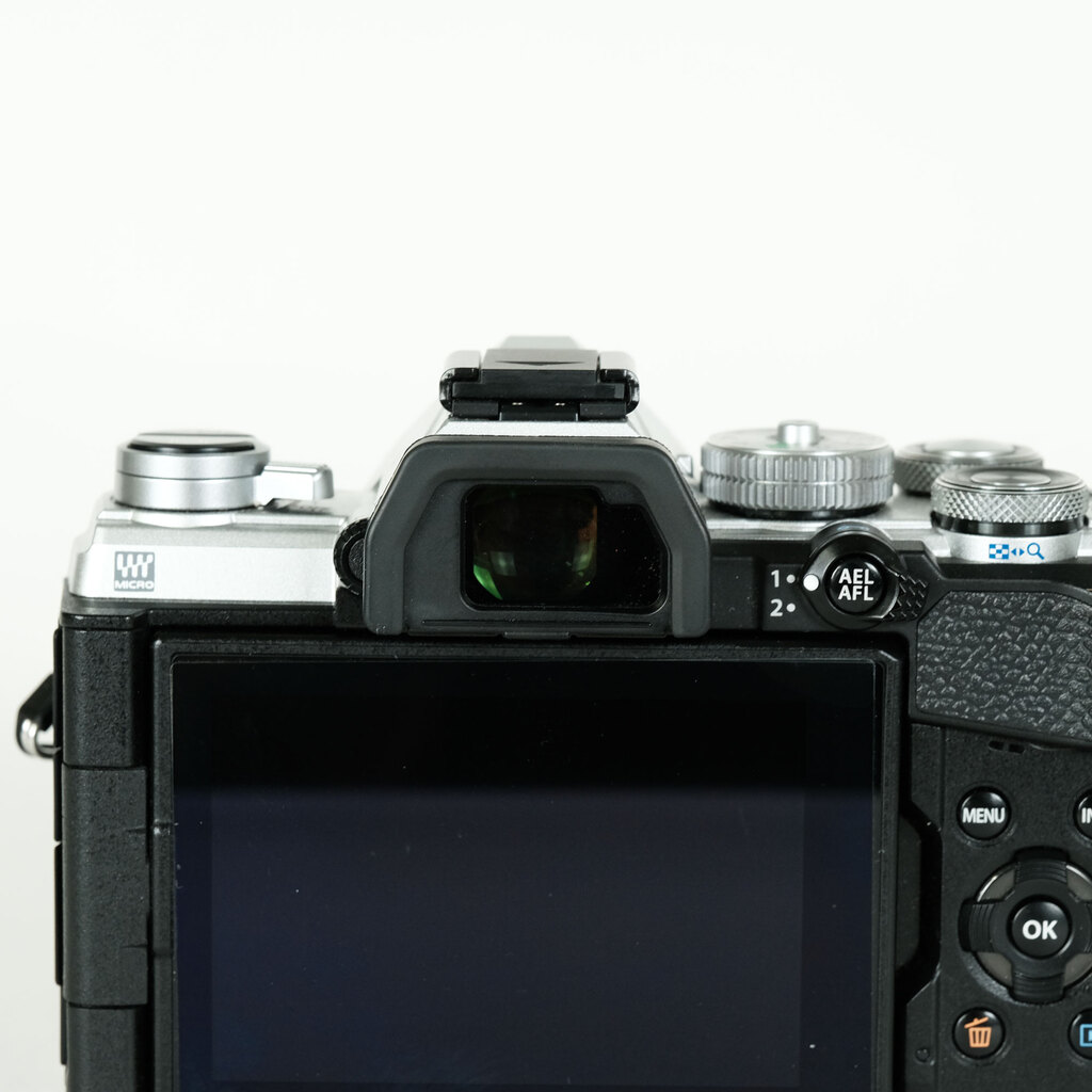 OLYMPUS OM-D E-M5 Mark III