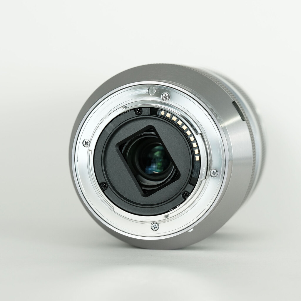 SONY E18-200mm F3.5-6.3 OSS SEL18200