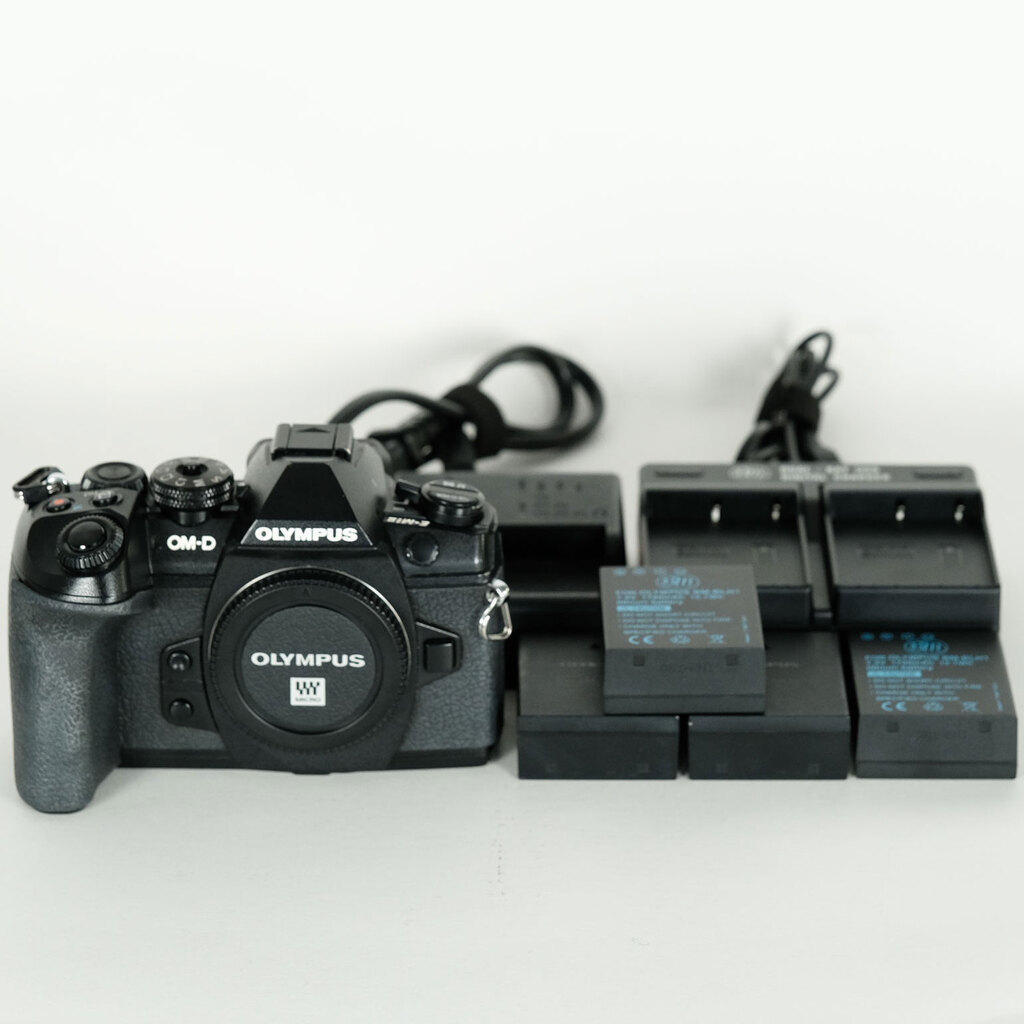 OLYMPUS OM-D E-M1 Mark II