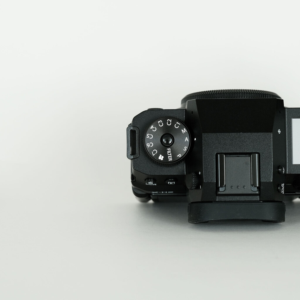 FUJIFILM X-H2