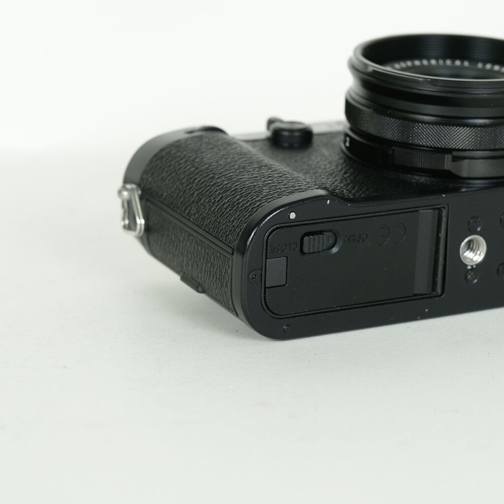 FUJIFILM X100F ブラック FUJIFILM X100F ブラック