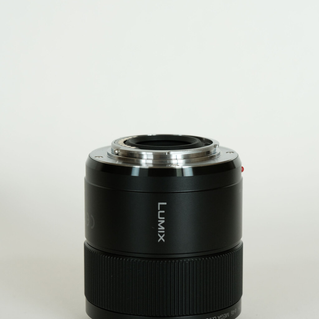 Panasonic LUMIX G MACRO 30mm F2.8 ASPH. MEGA O.I.S.