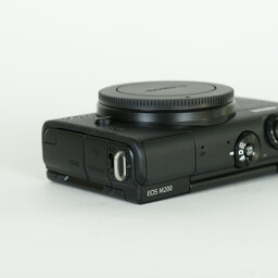 Canon EOS M200