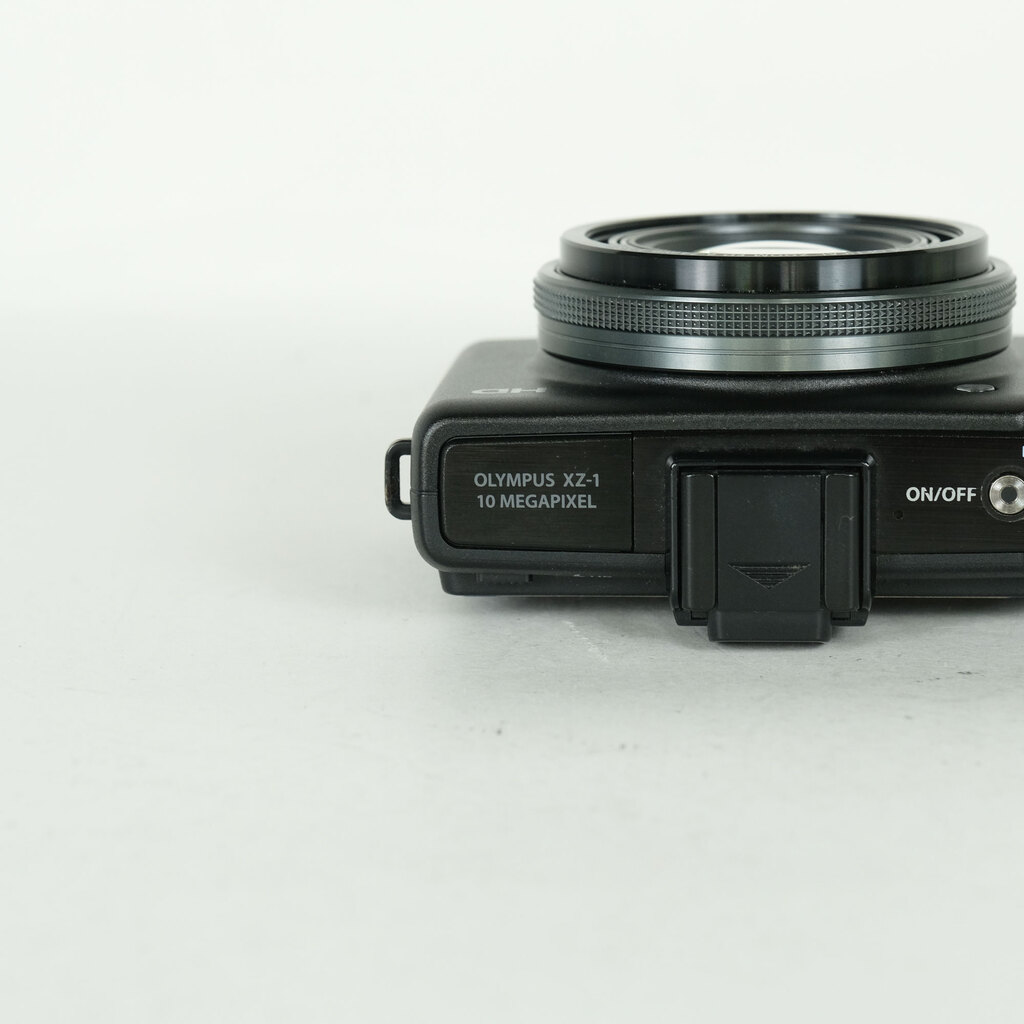 OLYMPUS XZ-1 ブラックの出品 | ONE SCENE（ワンシーン）