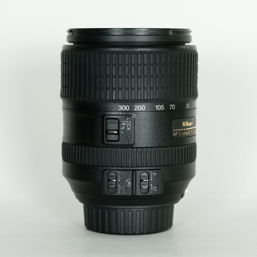 Nikon AF-S DX NIKKOR 18-300mm f/3.5-6.3G ED VR