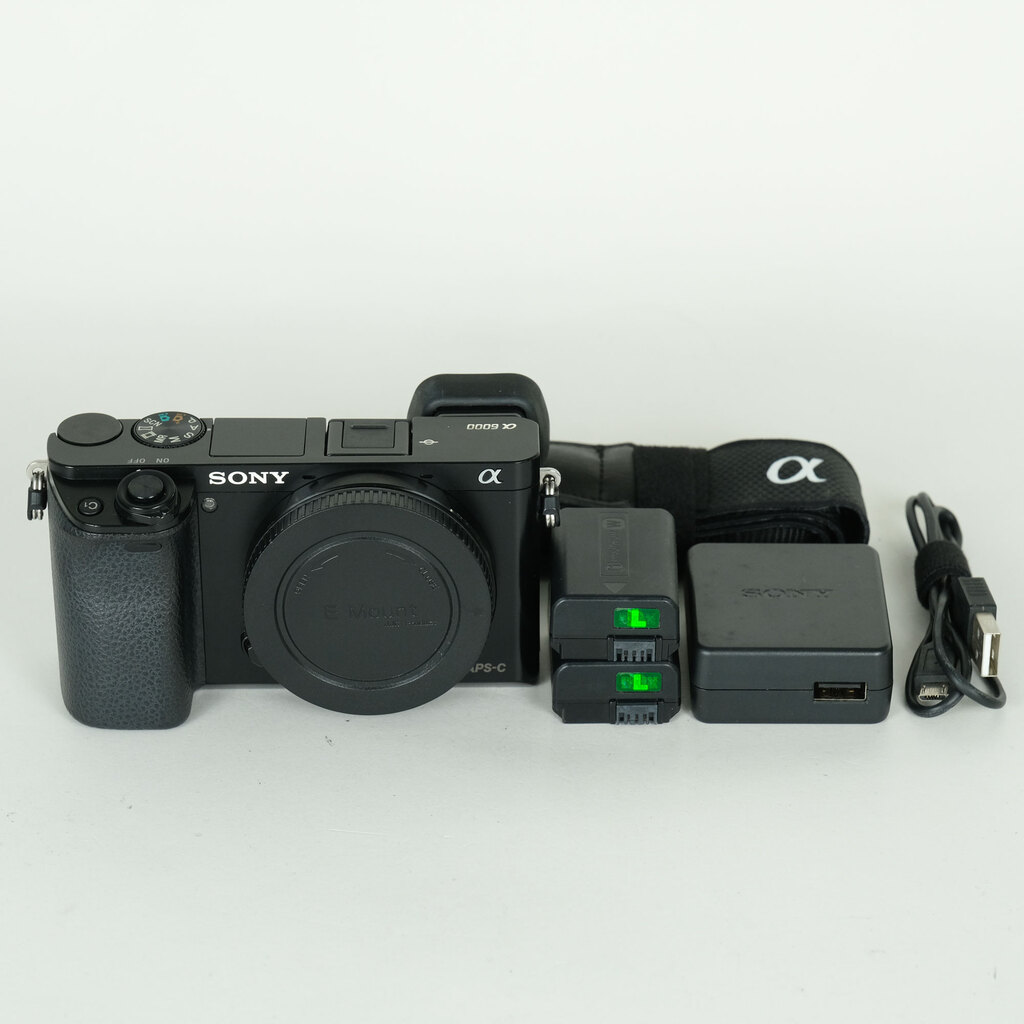 SONY α6000(ILCE-6000) SONY α6000(ILCE-6000)