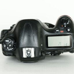 Nikon D4S