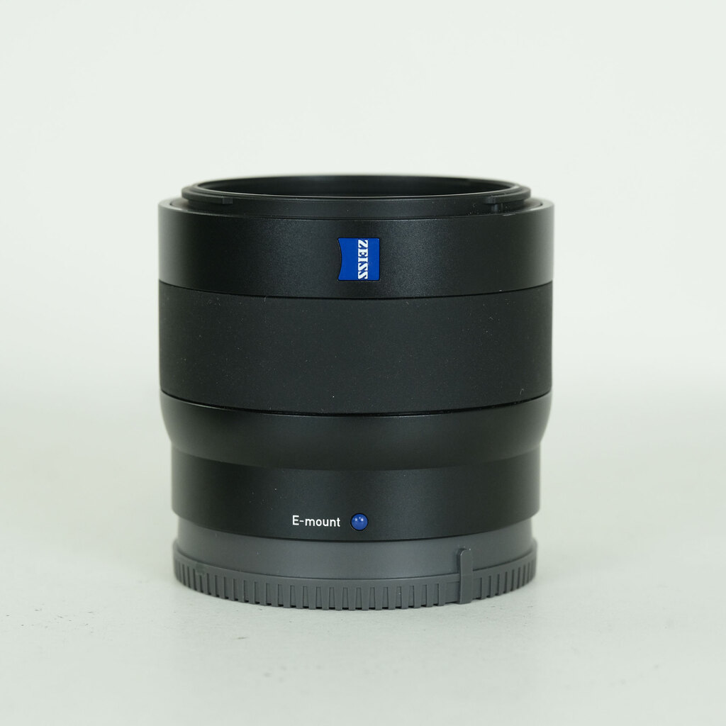 Carl Zeiss Touit 32mm F1.8(ソニーE用) Carl Zeiss Touit 32mm F1.8(ソニーE用)