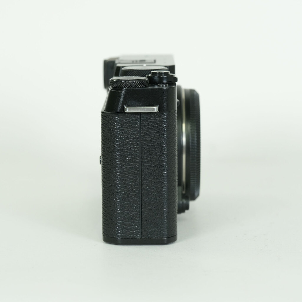 FUJIFILM X-E4