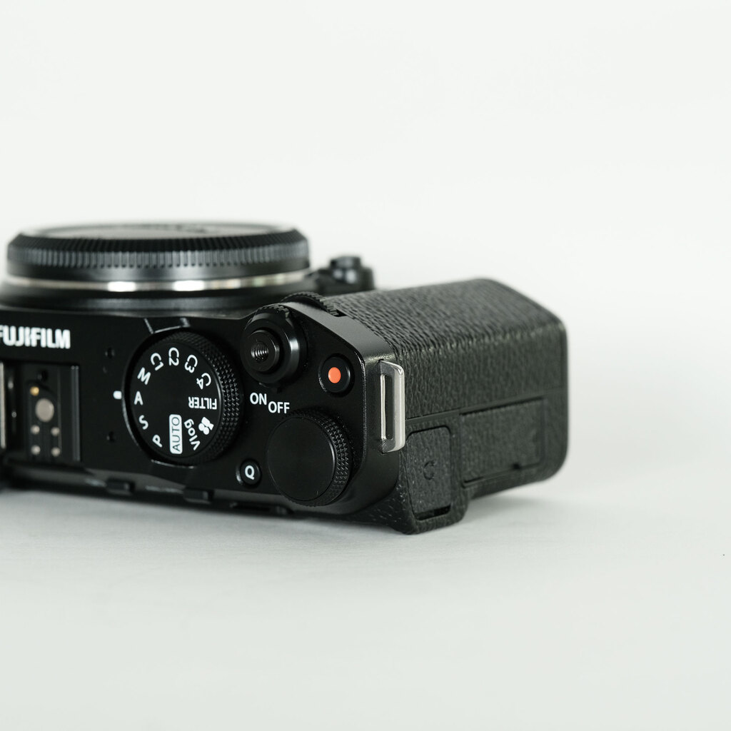 FUJIFILM X-M5