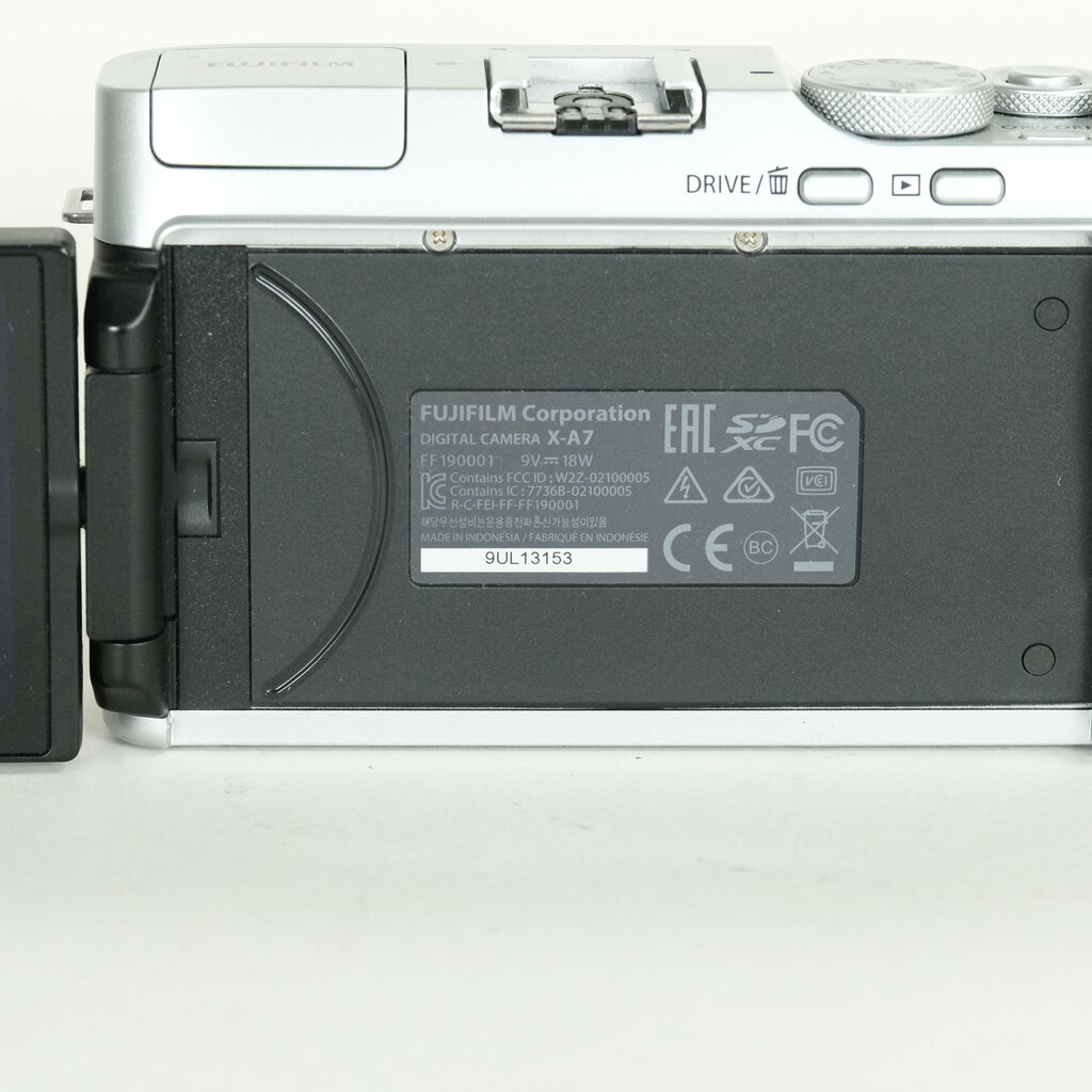 FUJIFILM X-A7 ボディ シルバー