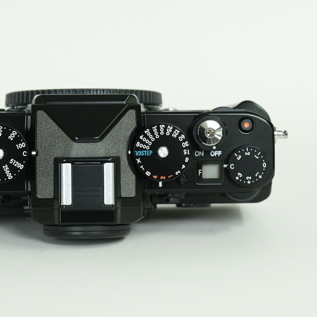 Nikon Z f プレミアムエクステリア張替済み