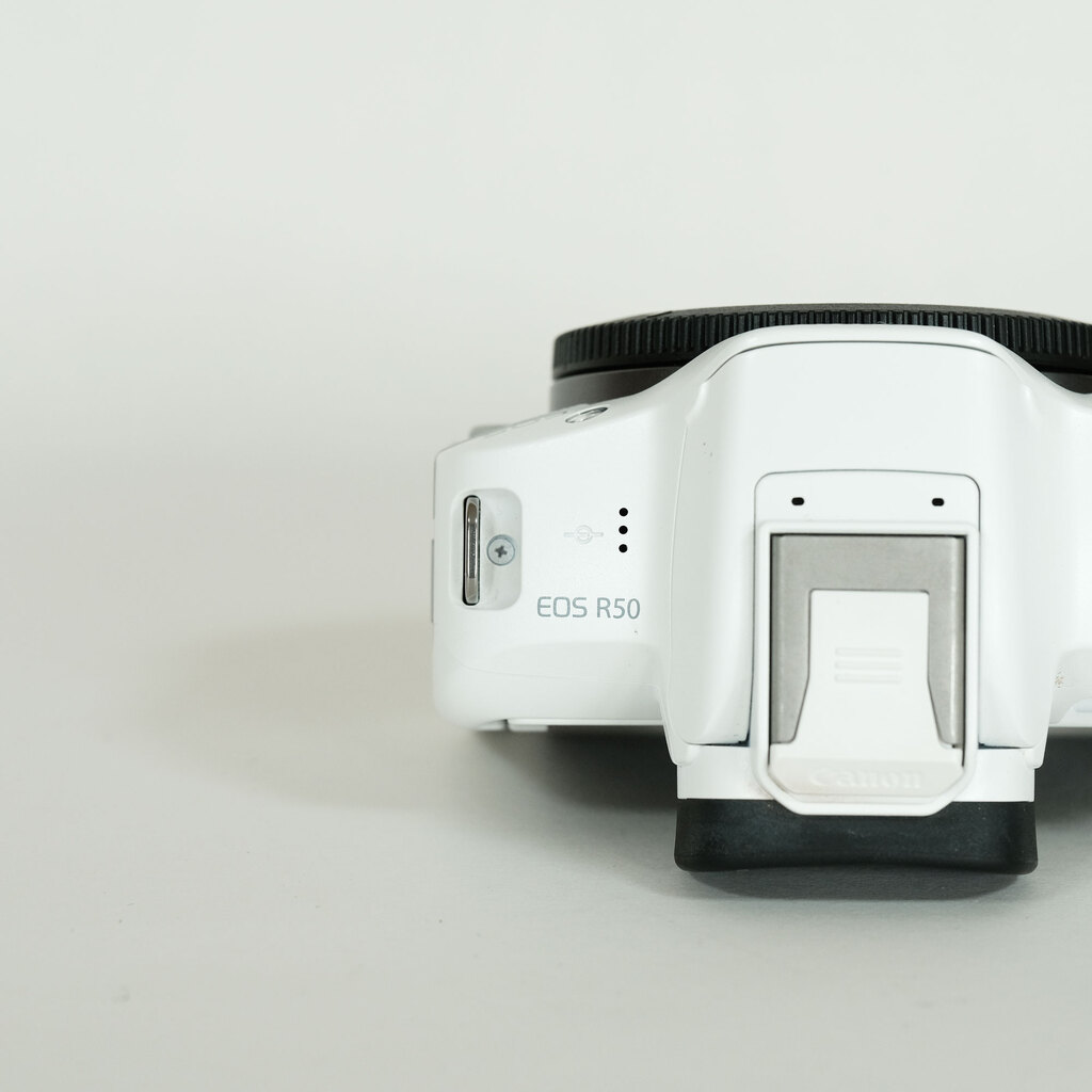 Canon EOS R50