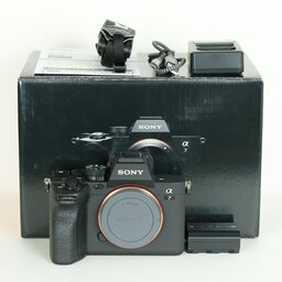 SONY α7 IV(ILCE-7M4) SONY α7 IV(ILCE-7M4)