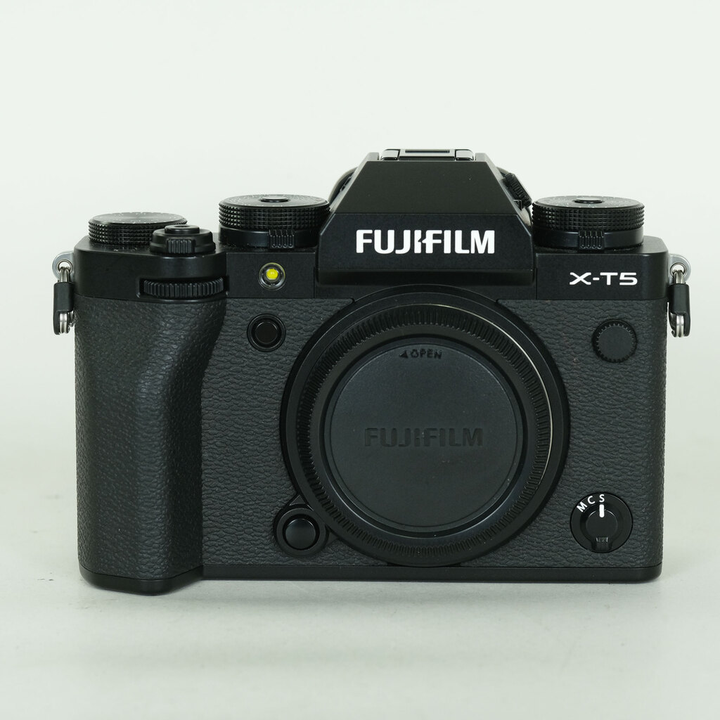 FUJIFILM X-T5