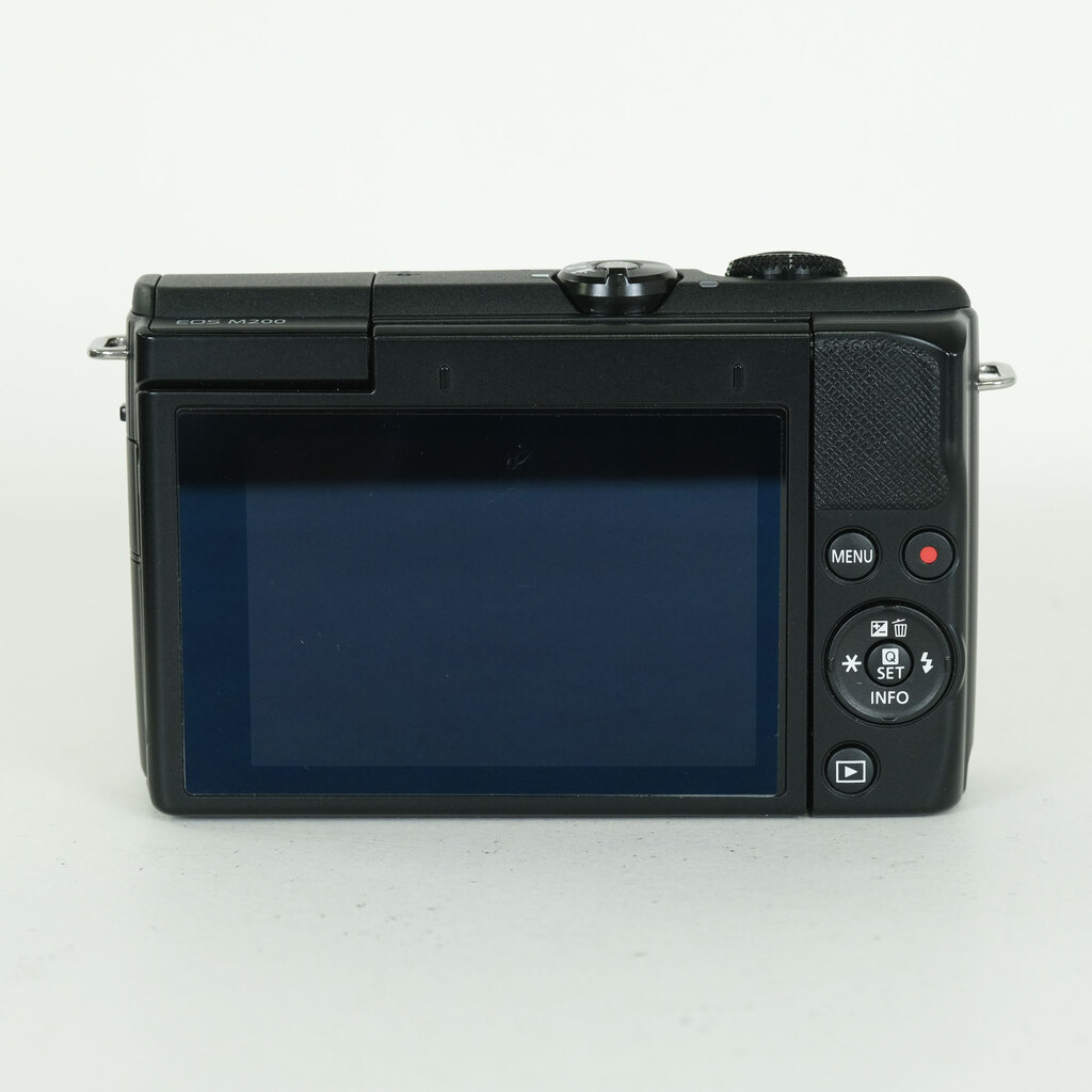 Canon EOS M200