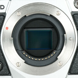 OLYMPUS OM-D E-M5 Mark II