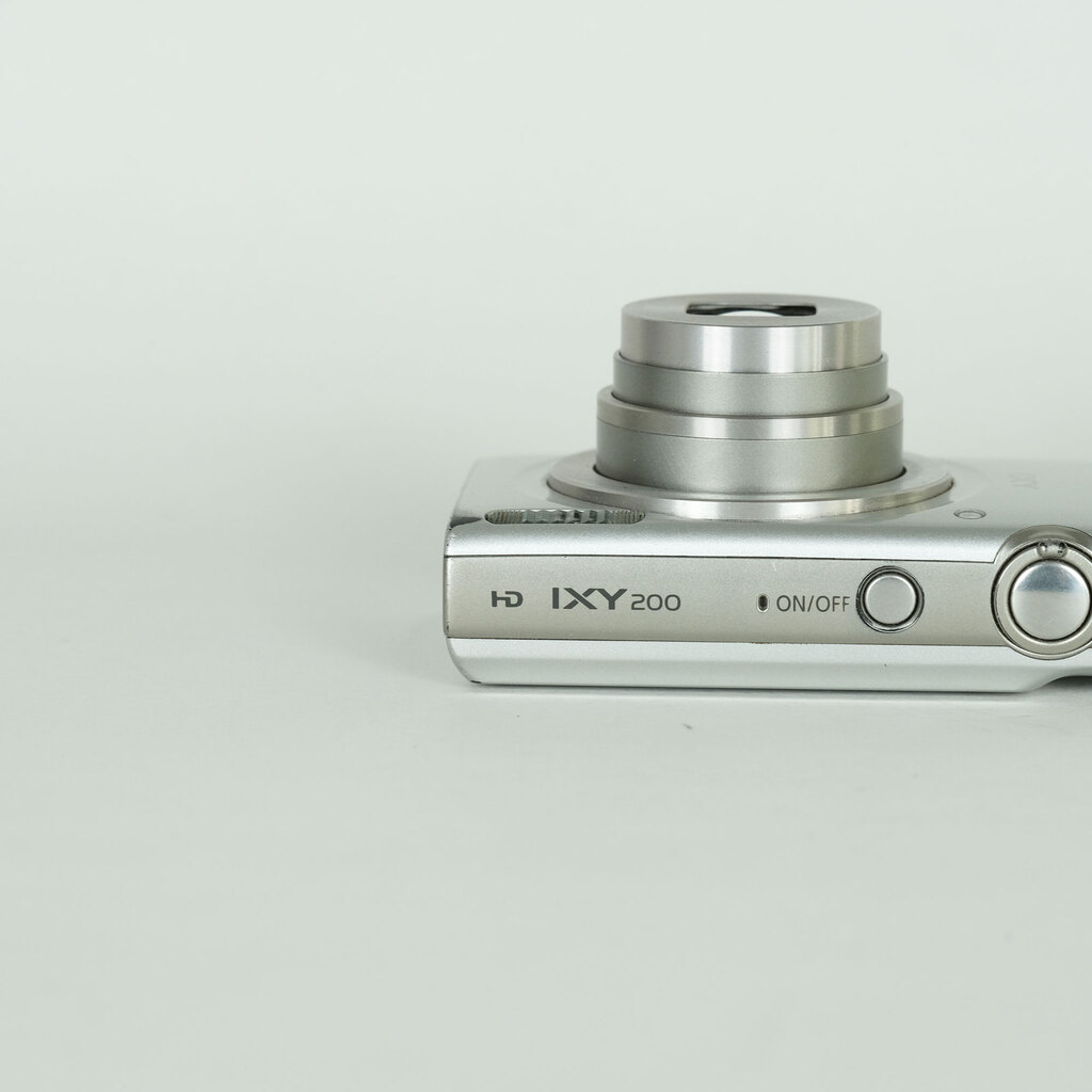 Canon IXY 200 シルバー