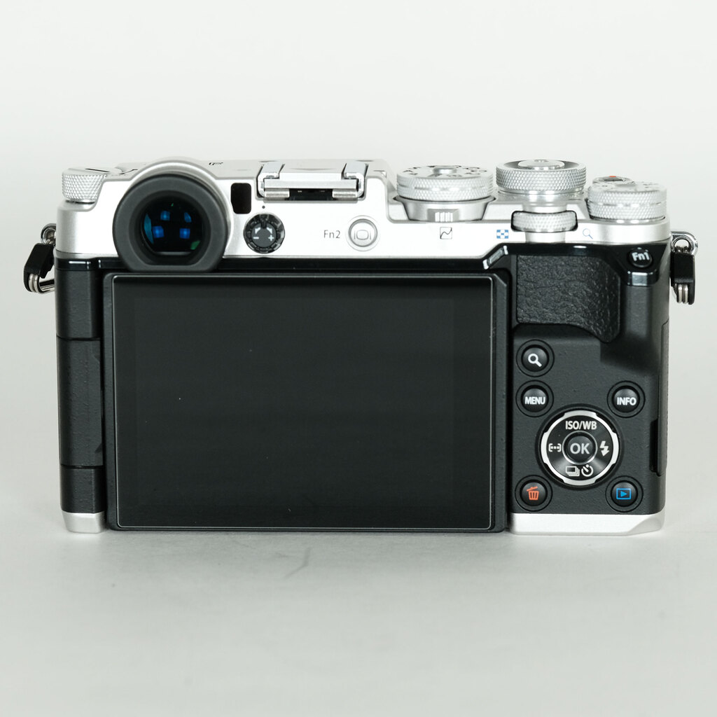 OLYMPUS PEN-F