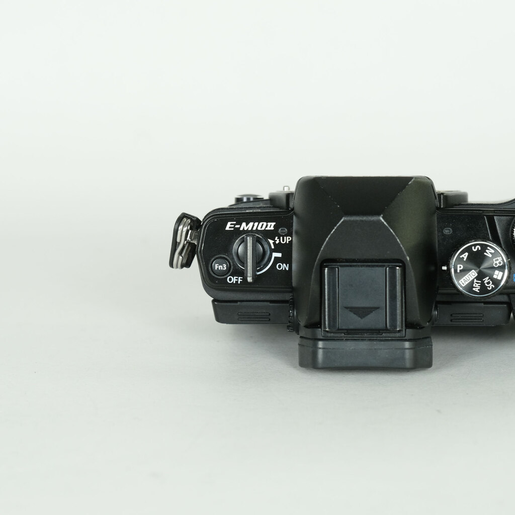 OLYMPUS OM-D E-M10 Mark II