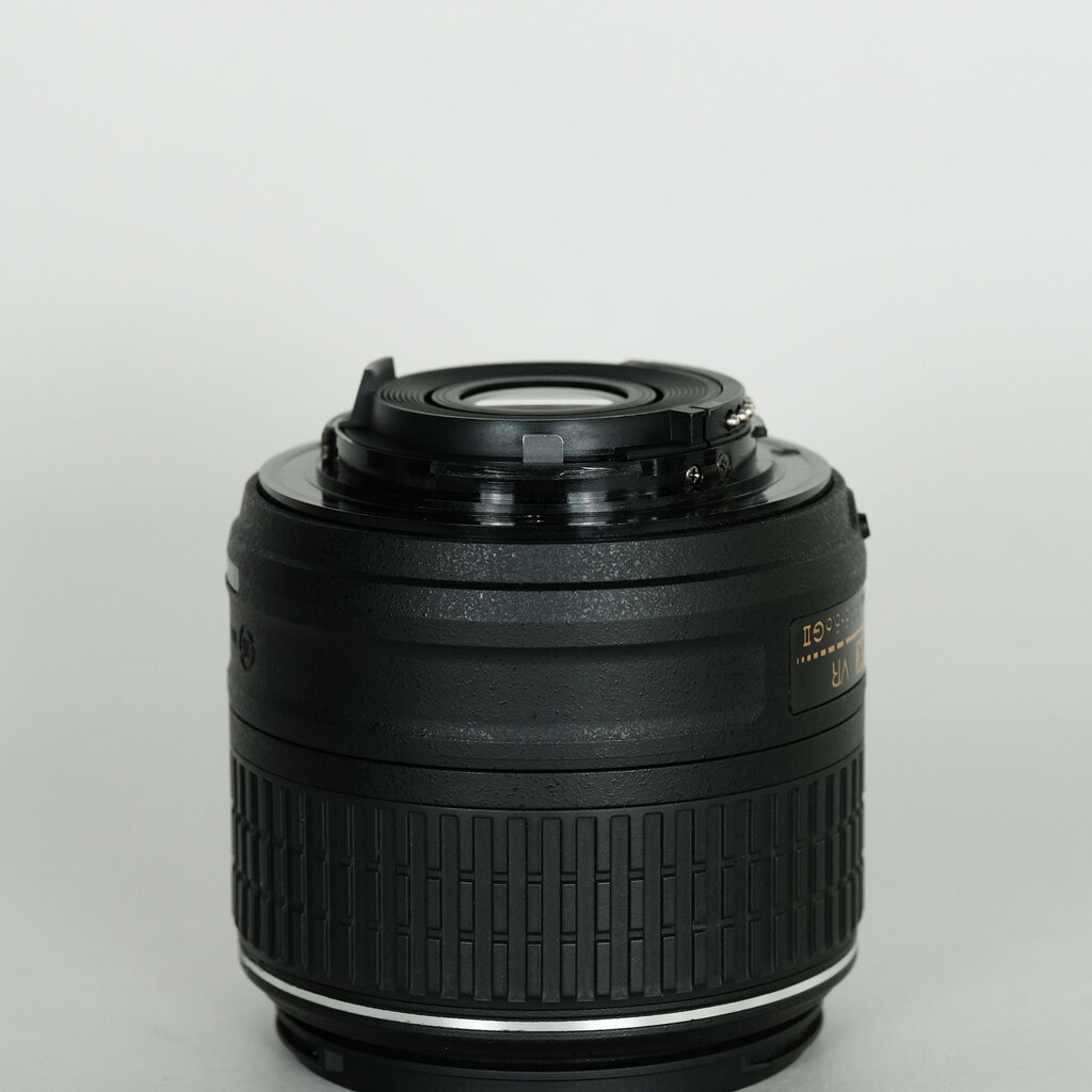 Nikon AF-S DX NIKKOR 18-55mm f3.5-5.6G VR II