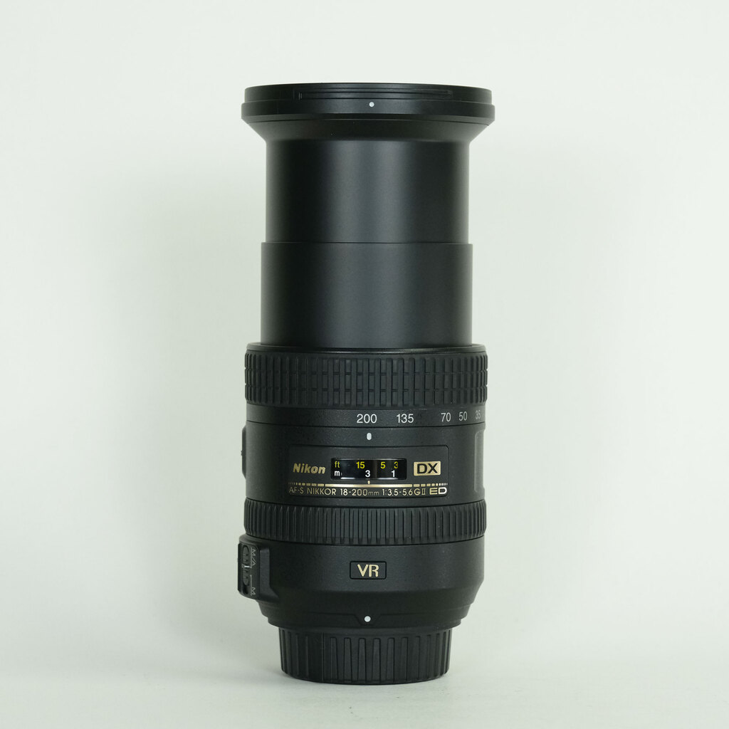 Nikon AF-S DX NIKKOR 18-200mm F3.5-5.6G ED VR II