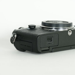 OLYMPUS PEN-F
