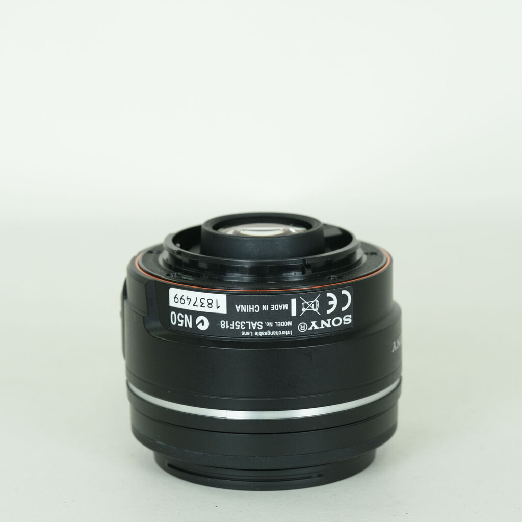 SONY DT 35mm F1.8 SAM SAL35F18