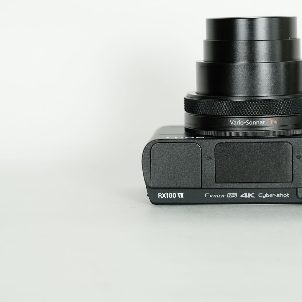 SONY Cyber-shot DSC-RX100M7