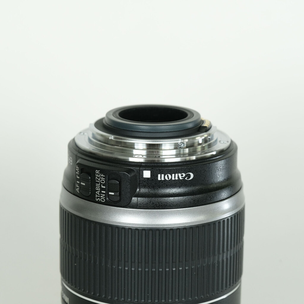 Canon EF-S18-200mm F3.5-5.6 IS