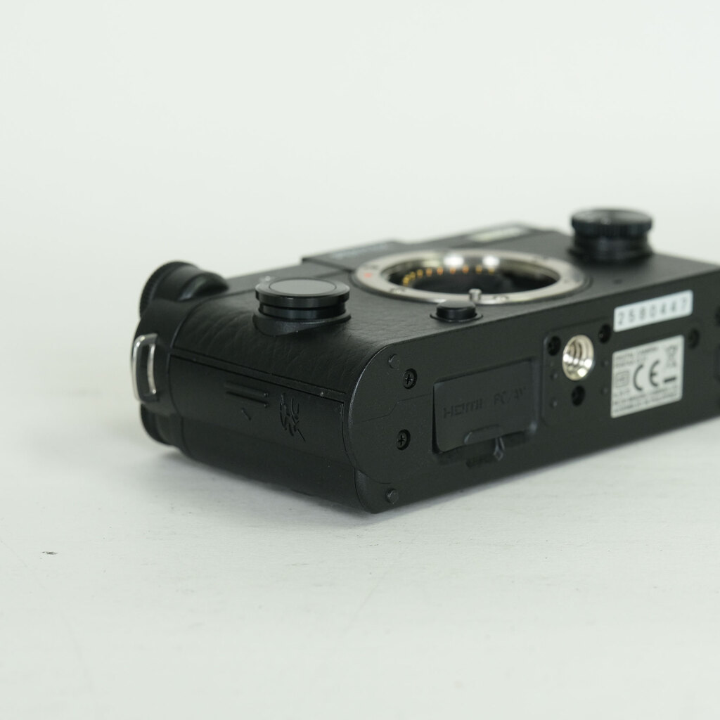 PENTAX Q-S1 ボディ ブラック×チャコールブラック