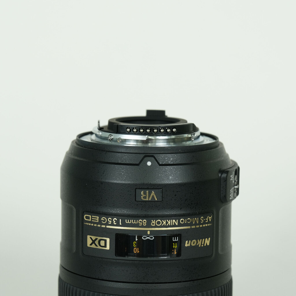 Nikon AF-S DX Micro NIKKOR 85mm F3.5G ED VR Nikon AF-S DX Micro NIKKOR 85mm F3.5G ED VR