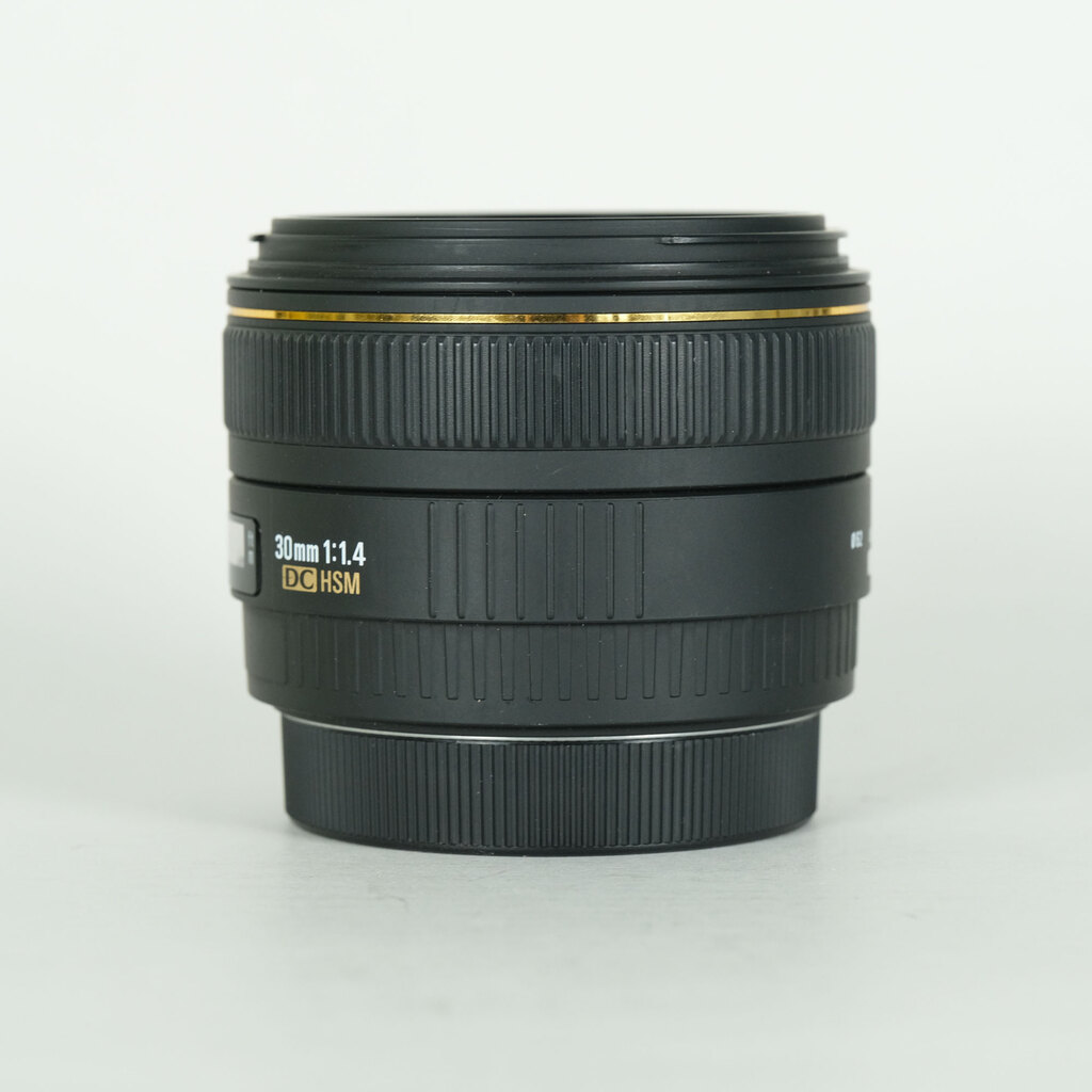 SIGMA 30mm F1.4 EX DC HSM [キヤノン用]の出品 | ONE SCENE（ワンシーン）