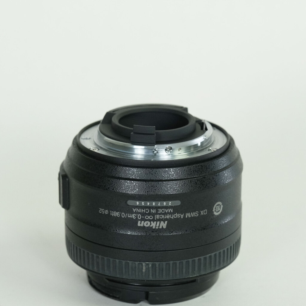 Nikon AF-S DX NIKKOR 35mm f/1.8G Nikon AF-S DX NIKKOR 35mm f/1.8G