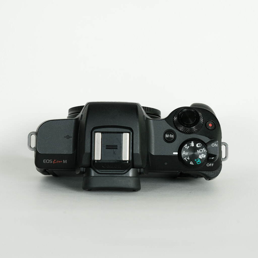 Canon EOS Kiss M ボディ（ブラック）※EVF不良・ジャンク扱い Canon EOS Kiss M ボディ（ブラック）※EVF不良・ジャンク扱い Canon