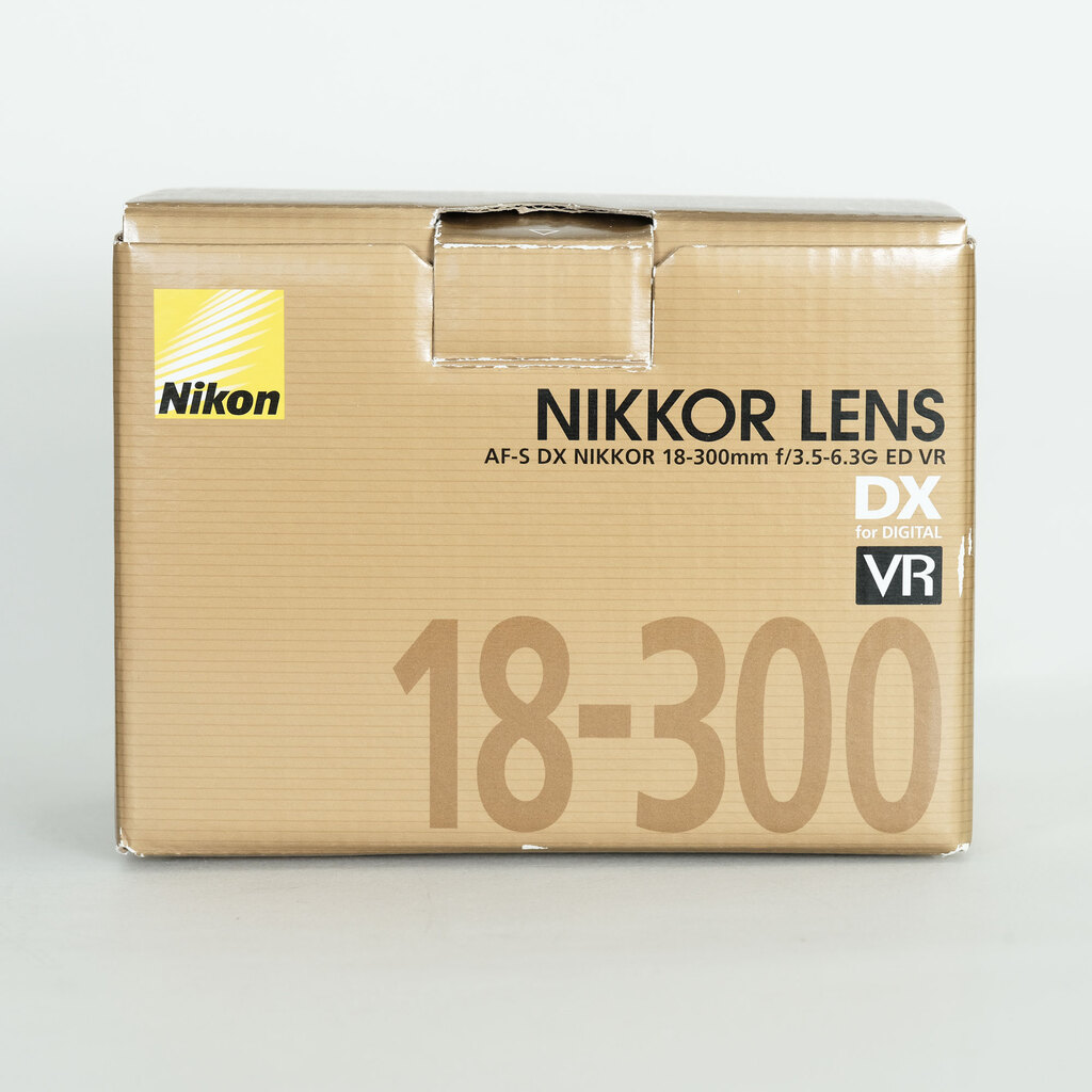 Nikon AF-S DX NIKKOR 18-300mm f/3.5-6.3G ED VR