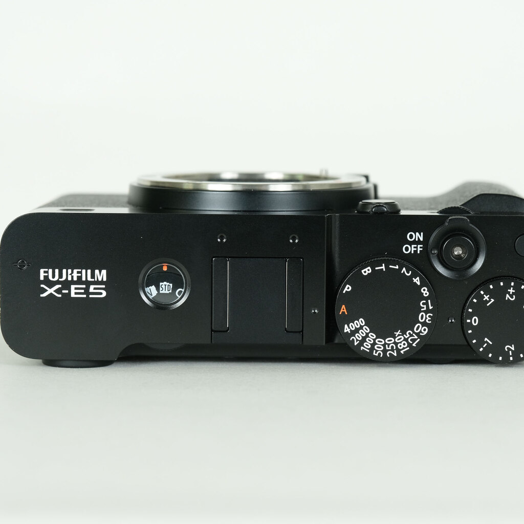 FUJIFILM X-E5