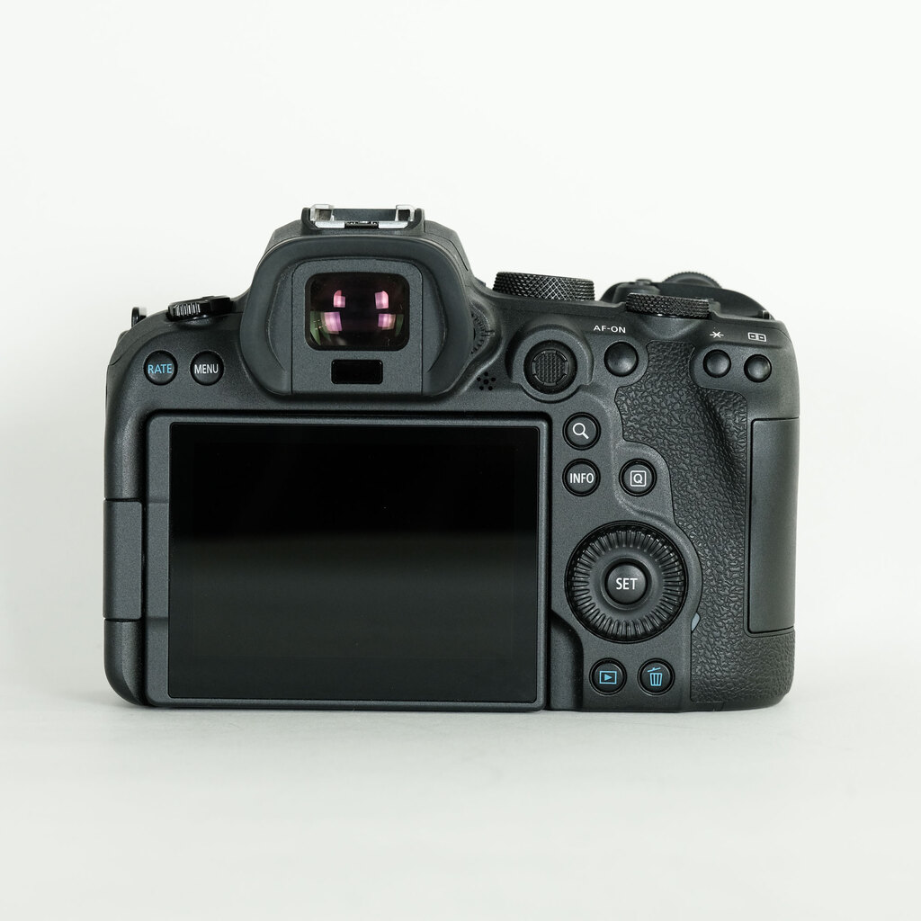 Canon EOS R6 Canon EOS R6