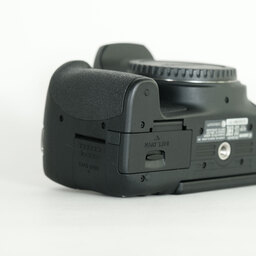 Canon EOS 8000D Canon EOS 8000D