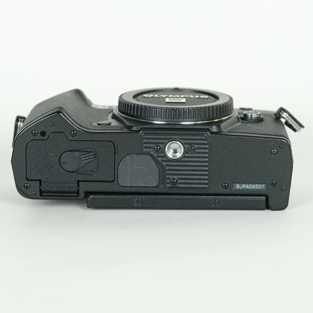 OLYMPUS OM-D E-M5 Mark III