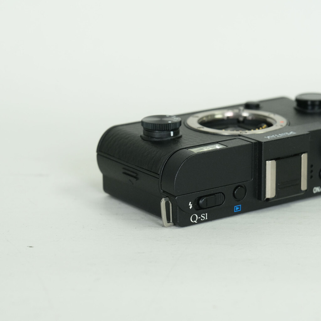 PENTAX Q-S1 ボディ ブラック×チャコールブラック