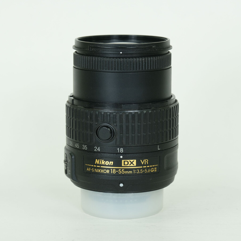 Nikon AF-S DX NIKKOR 18-55mm f3.5-5.6G VR II