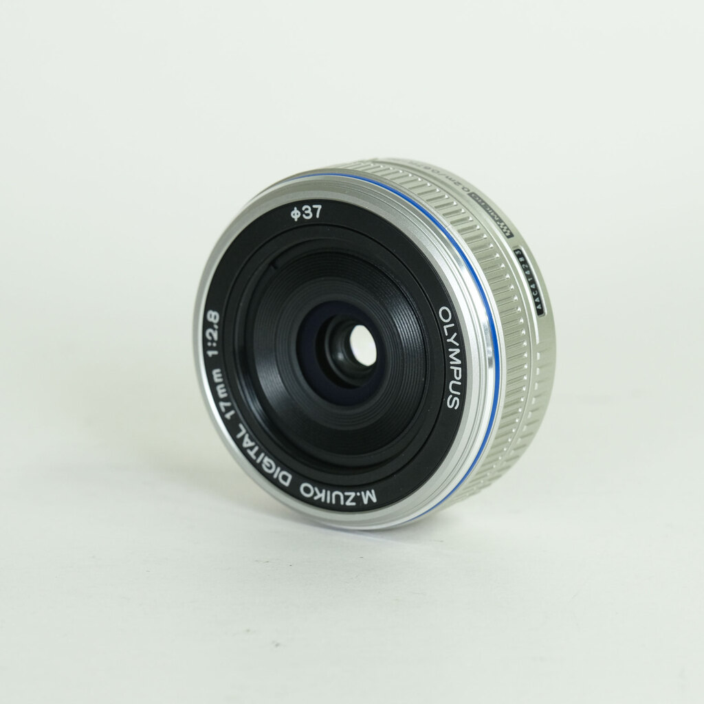 OLYMPUS M.ZUIKO DIGITAL 17mm F2.8 シルバー
