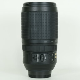 Nikon AF-S VR Zoom-Nikkor 70-300mm F4.5-5.6G IF-ED Nikon AF-S VR Zoom-Nikkor 70-300mm F4.5-5.6G IF-ED