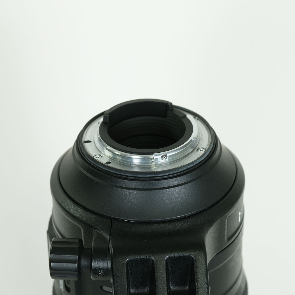 Nikon AF-S NIKKOR 200-500mm f/5.6E ED VR Nikon AF-S NIKKOR 200-500mm f/5.6E ED VR