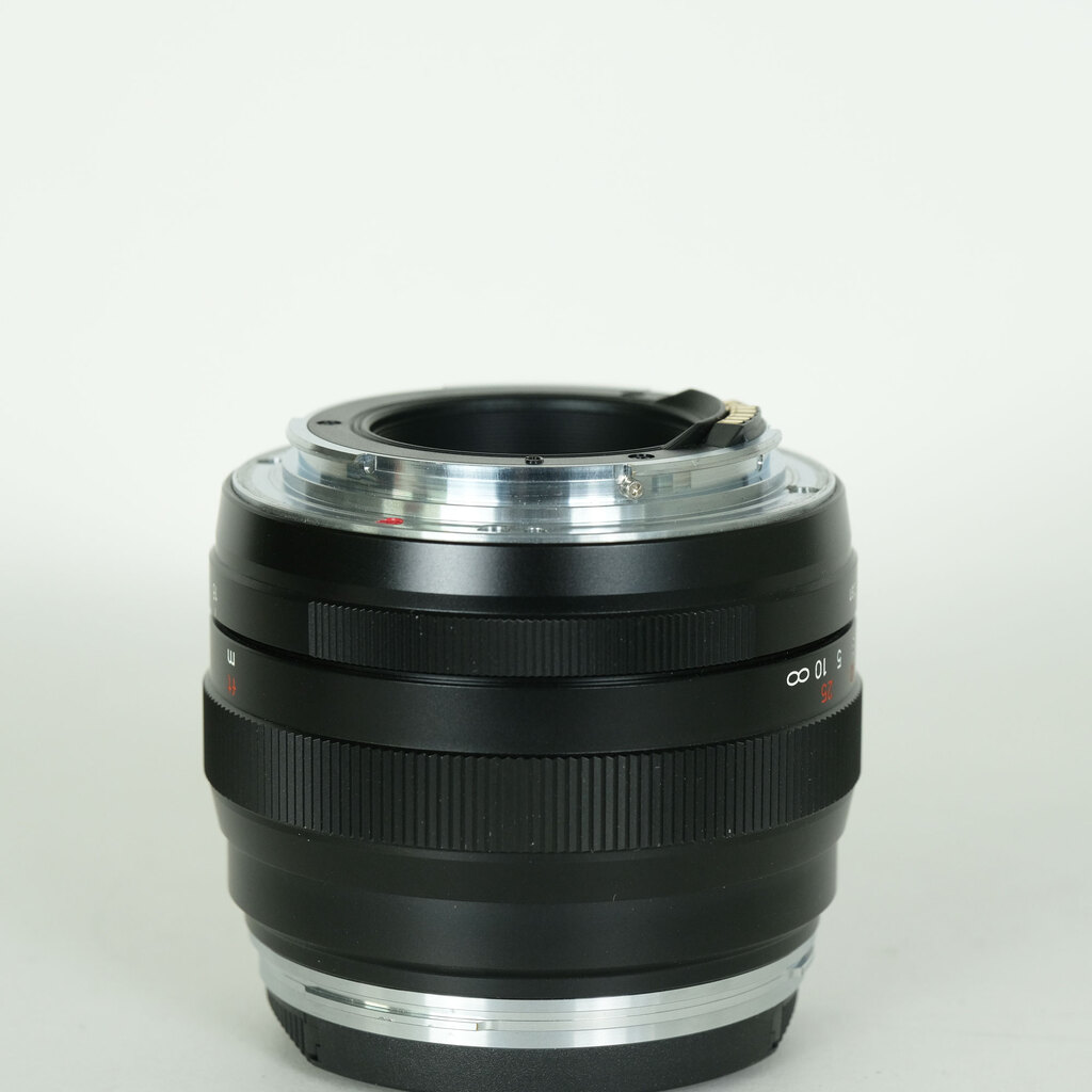 Carl Zeiss Planar T* 50mm F1.4 ZE [キヤノンEF用]