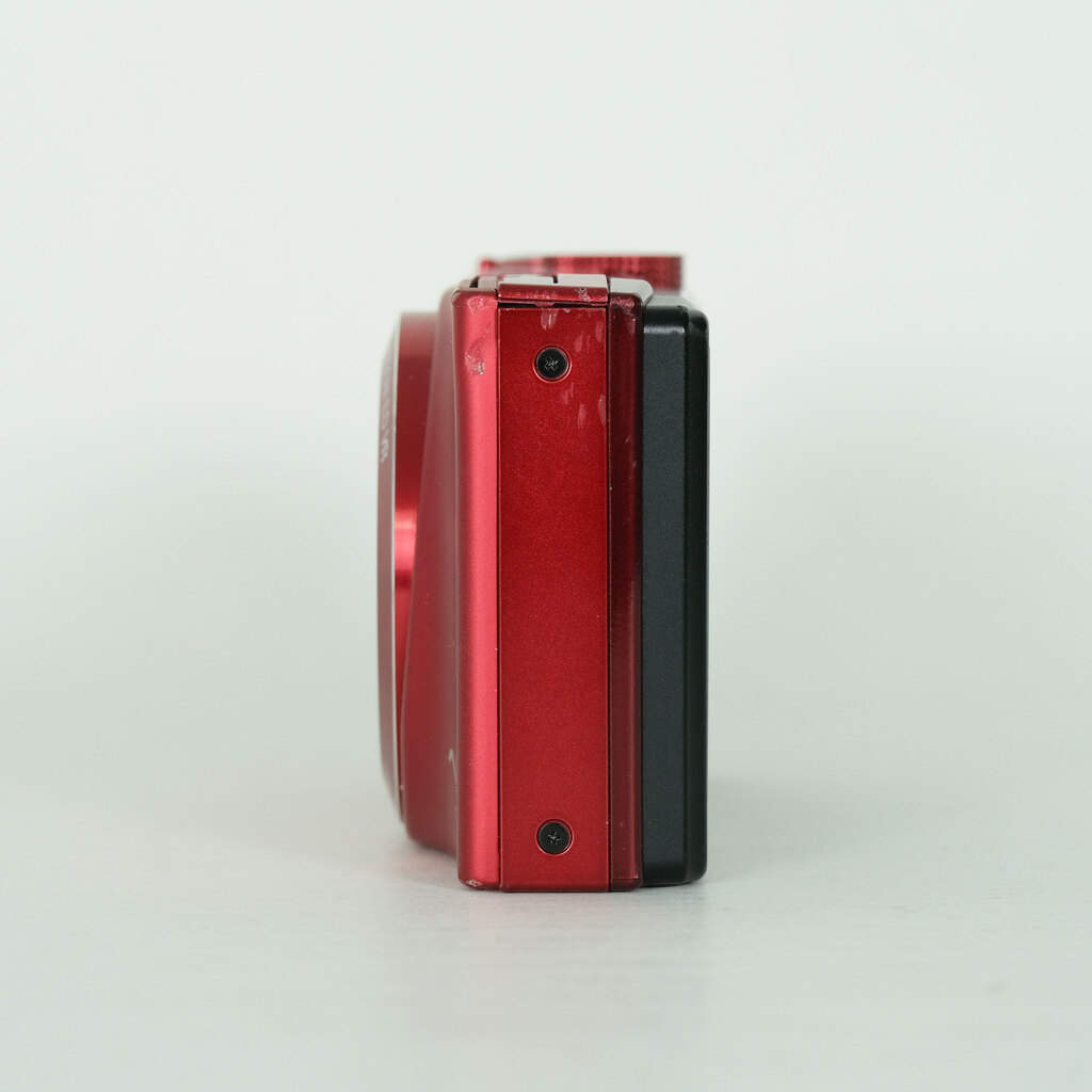 Nikon COOLPIX S8200 ブリリアントレッドの出品 | ONE SCENE（ワンシーン）